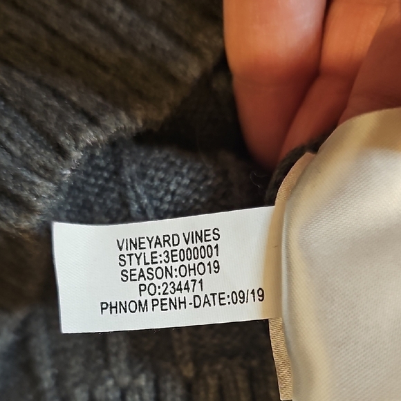 Vineyard Vines Charcoal Cable Knit Sweater with Brown Zipper - Picture 7 of 10